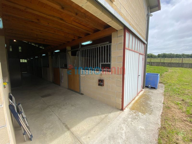 Foto 295cdd07-9083-483d-9e78-04e245b46a2d. Industrial building in soroen bidea in Altsasu / Alsasua