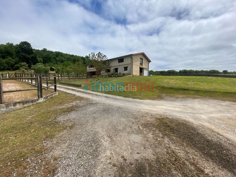 Foto 93beeb5e-6261-43b6-9827-0248e27770b2. Industrial building in soroen bidea in Altsasu / Alsasua