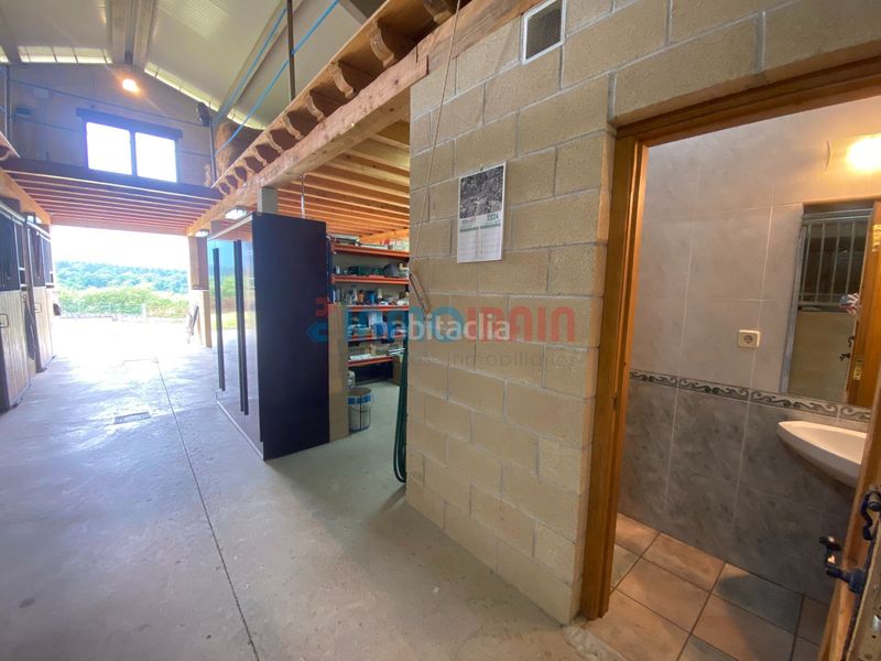 Foto b01856a4-7c71-41d6-a826-c3c3805ce8e9. Industrial building in soroen bidea in Altsasu / Alsasua