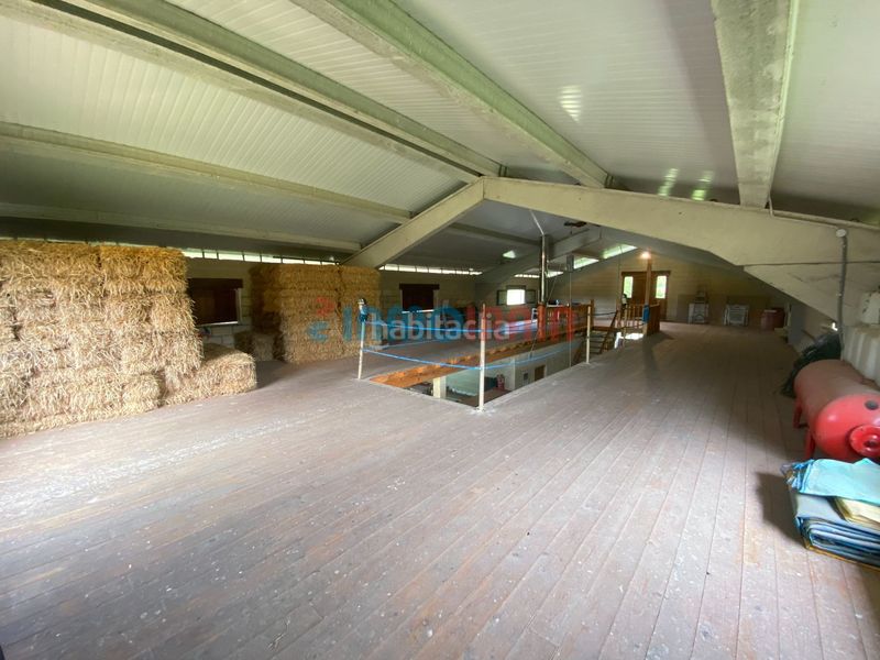 Foto b6c84163-3a27-4b9f-8e81-3610efce5708. Industrial building in soroen bidea in Altsasu / Alsasua