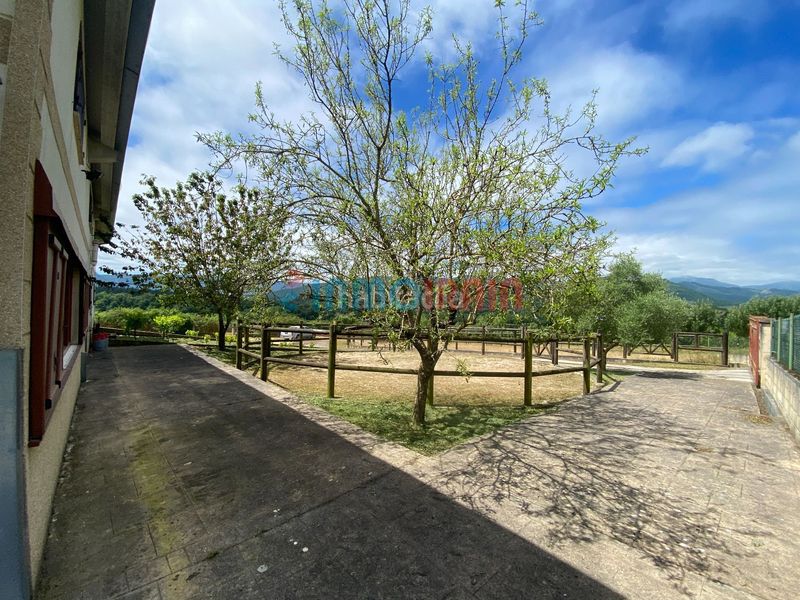 Foto bcda45b2-133e-4439-83e3-9e6be84fae03. Industrial building in soroen bidea in Altsasu / Alsasua