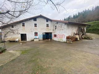 Casa  Irimo goena auzoa. Caserio en antzuola con espectaculares vistas
