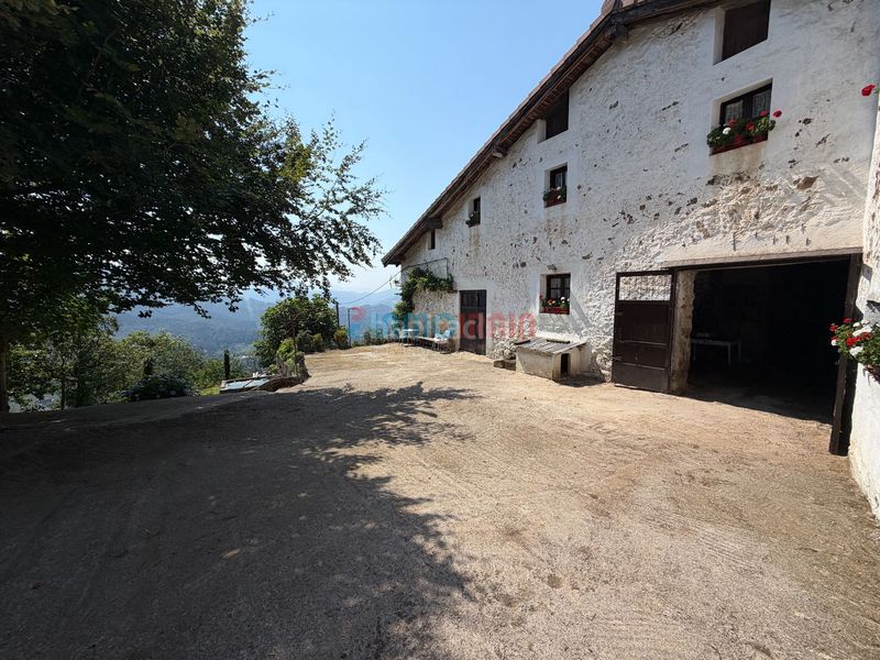 Foto df29e478-b651-4d55-a05e-e31a08d0d3fe. Casa amb calefacció a Antzuola