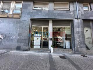 Location Local commercial  Jose maria sert plaza. Peluquería en donostia