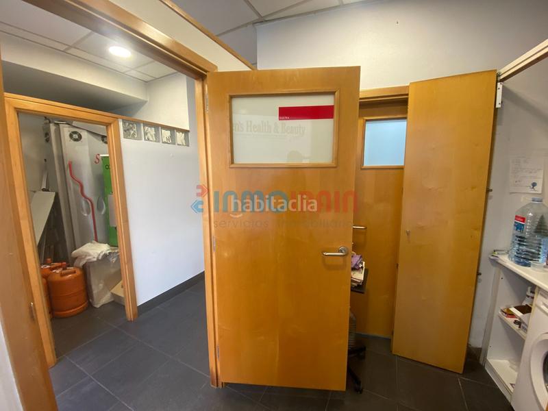 Foto 02550f09-b2a7-4e07-b626-3eb317b15e7e. Lloguer local comercial a Beasain