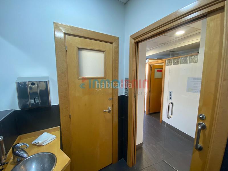 Foto 7d6ca242-e34c-444d-8b7e-27acde24e501. Lloguer local comercial a Beasain