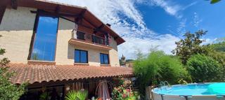 Casa  Gerriko auzoa. Gran villa en mutiloa