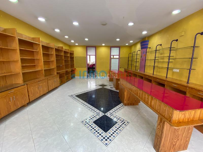 Foto f95d1fef-7ae1-43f9-b222-b0552917f2eb. Lloguer local comercial a Beasain