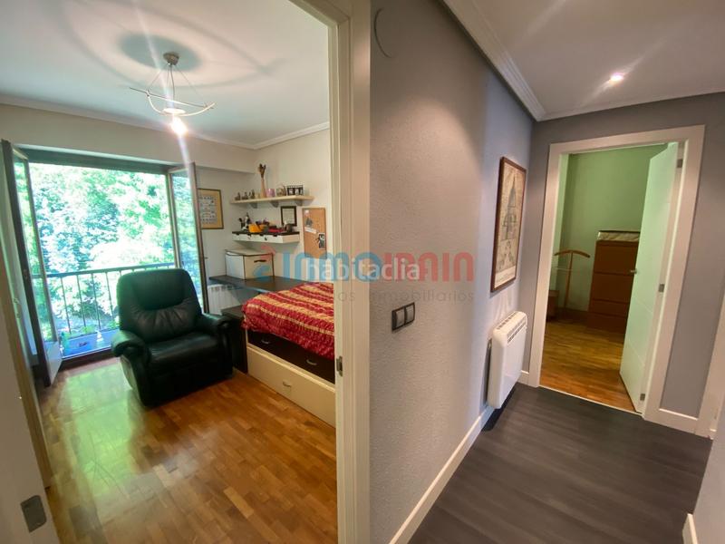 Foto 3a77d524-520d-4b2f-871c-76d0b4710959. Piso duplex urdaneta en Ordizia