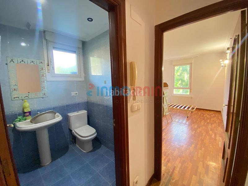 Foto b7fd07dd-3568-4793-a1b4-27808629a787. Casa adossada amb calefacció a Altzaga
