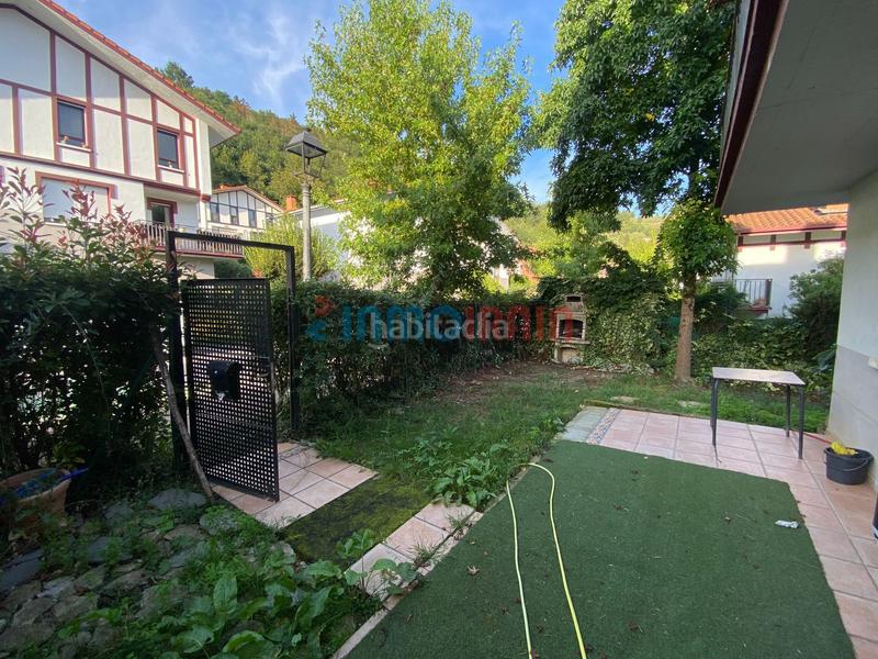 Foto feb259b7-f1d8-4ca1-86d0-a436eee6bb08. Casa adossada amb calefacció a Altzaga