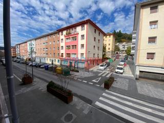 Appartement  Oriamendi kalea. Vivienda con 2 balcones, ascensor y trastero en calle oriamendi