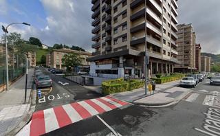 Autoparkplatz  Igartza oleta kalea. Raya de garaje en igartza oleta