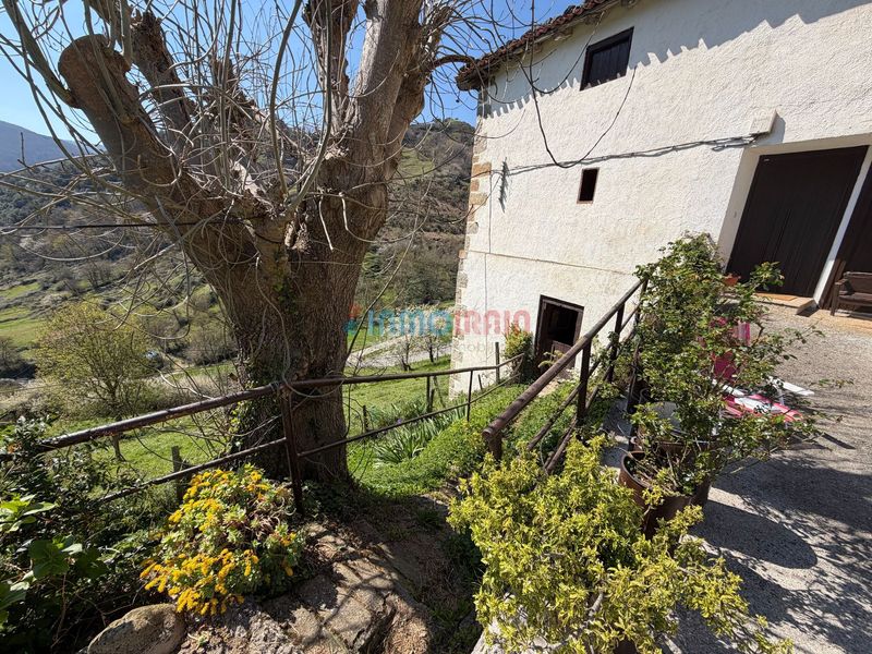 Foto 5470ac48-f22d-4d0a-91c9-96659d4faef9. Casa amb calefacció a Ataun