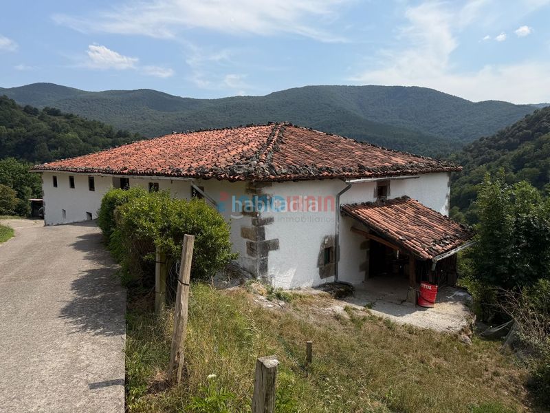 Foto 7f294518-ca05-48e7-a7c3-2c1b80f80af1. Casa amb calefacció a Ataun