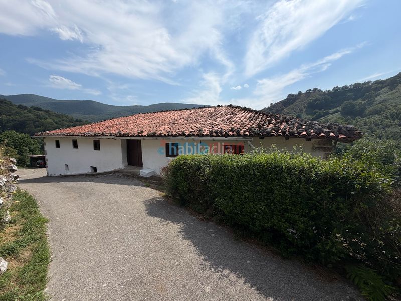 Foto c8031bbd-1b29-4edb-b022-bd9a13cac1ee. Casa amb calefacció a Ataun