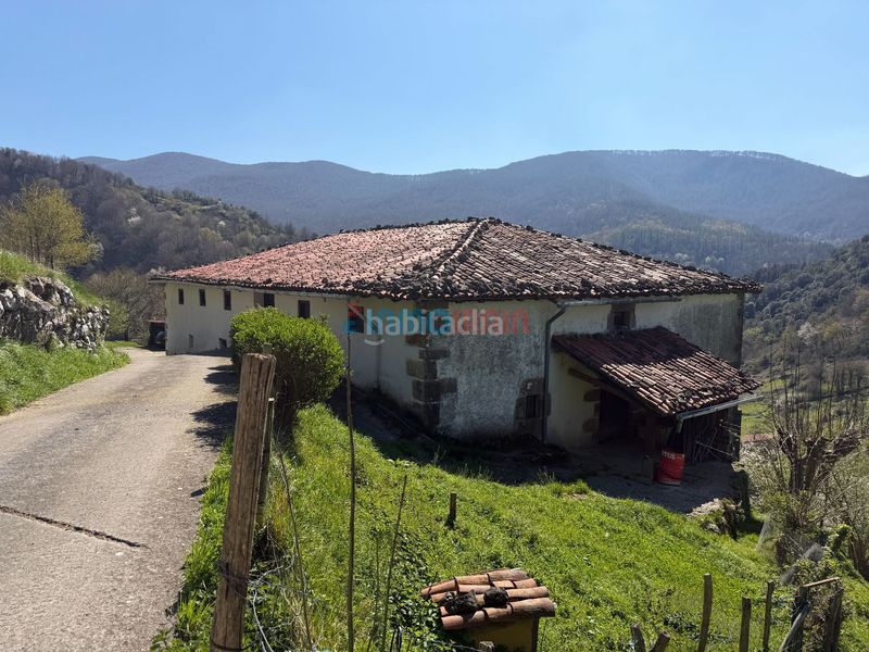Foto c8e3325e-bf6e-48c6-a7a7-8d03f7bf7bf2. Casa amb calefacció a Ataun