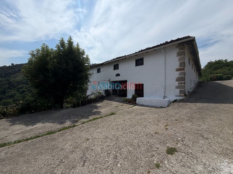 Foto fb1e3fd7-2b6d-4633-bf70-70f5ebc2d862. Casa amb calefacció a Ataun