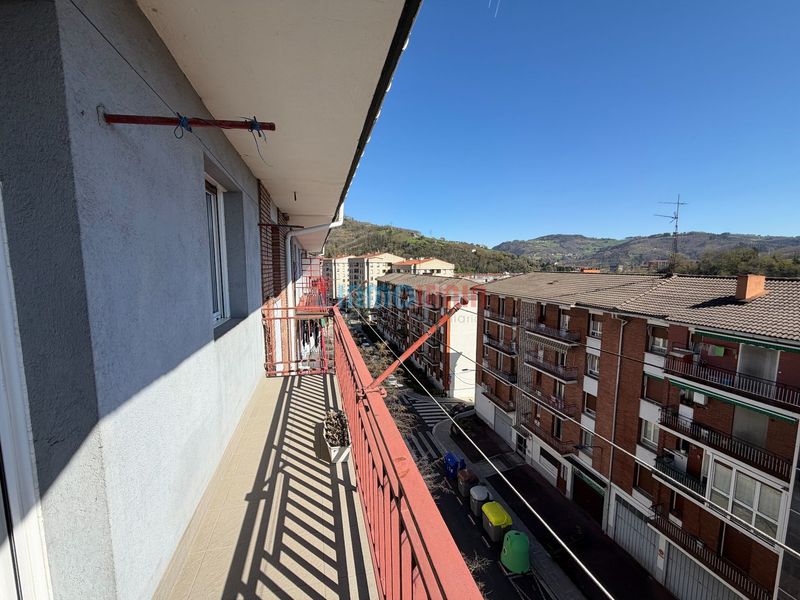 Foto 405c7a52-d145-41b4-906c-5dca54d9626b. Pis a Beasain