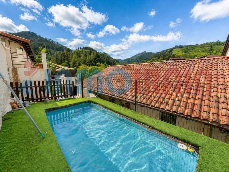 Foto 24661d67-4c95-4572-aa19-2eb96d484043. Casa amb calefacció piscina a Ataun