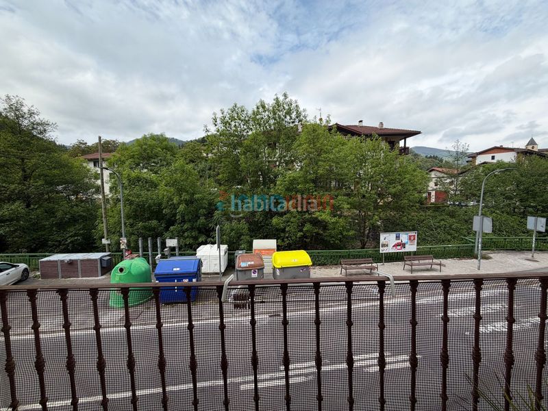 Foto 55adcfae-da31-4f54-b6cb-f49a894c3556. Casa amb calefacció piscina a Ataun