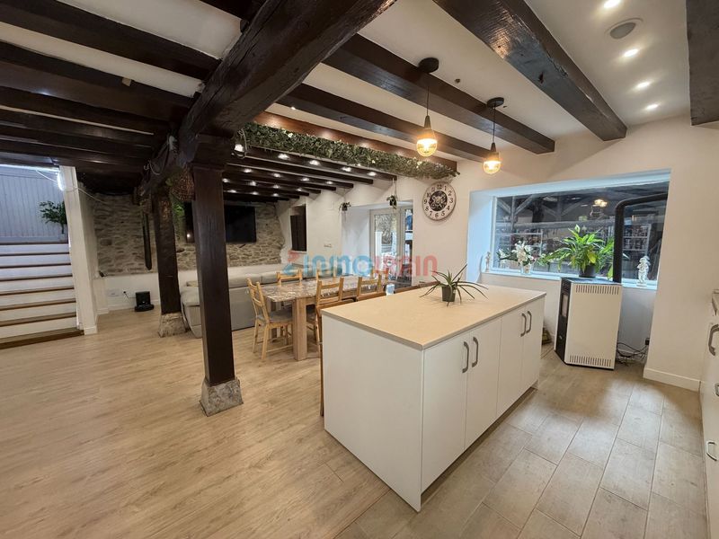 Foto 6602e4cb-daa9-4d84-bc6a-f27116c2afbd. Casa amb calefacció piscina a Ataun