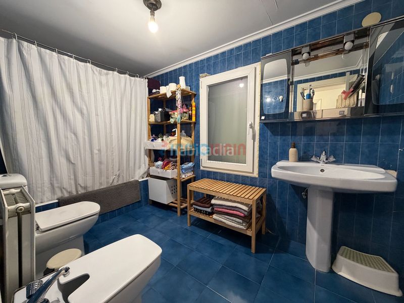 Foto a2a24f19-5c88-40e6-affa-ad38af6fe9d5. Casa amb calefacció piscina a Ataun