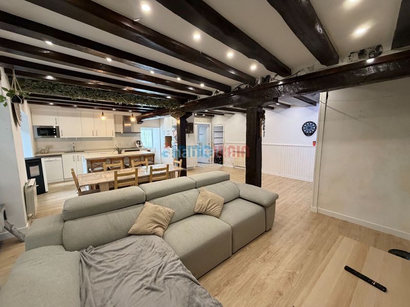 Foto d33aa48e-9d17-4476-955f-b0c572b7e05a. Casa amb calefacció piscina a Ataun