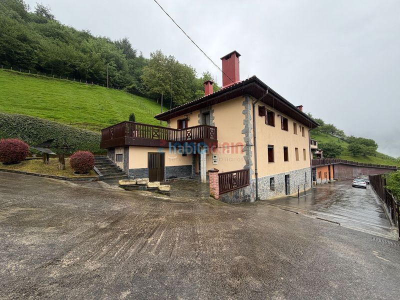 Foto d635fbfd-7907-4374-b50d-e1755524183b. Casa amb calefacció a Zaldibia