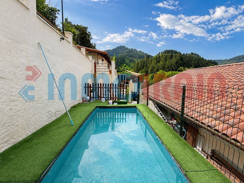 Foto 5ebd0fcd-3a57-4c99-aba9-af0c713e60be. Casa amb calefacció piscina a Ataun