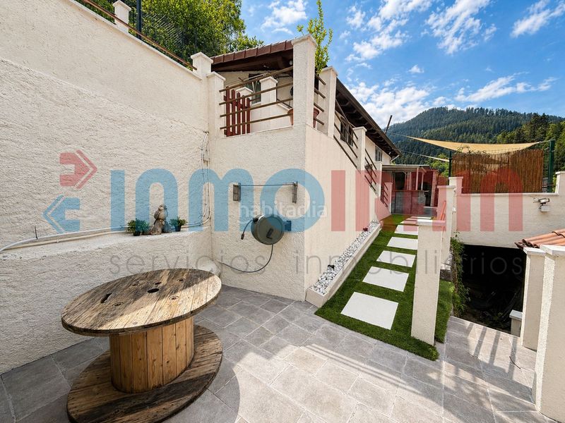 Foto d37923b8-f389-4d6e-a178-c4149b17b57f. Casa amb calefacció piscina a Ataun