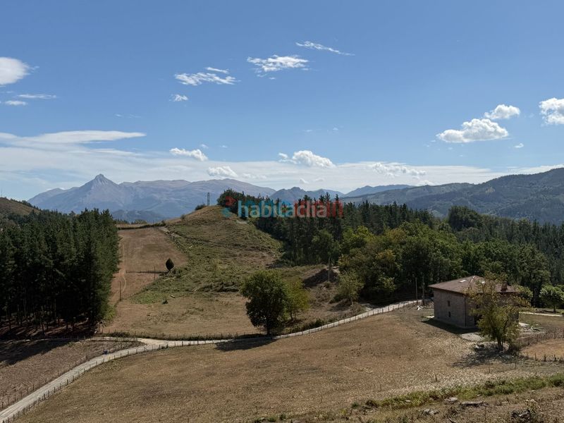 Foto b8adddd7-5b90-453f-b7ca-2435c360ec21. Casa a Idiazabal