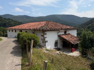 Rural plot  Aia auzoa. Espectacular caserío independiente en ataun  vistas panorámicas,