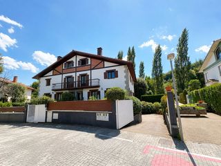 Casa  Juan bautista. Adosada en asteasu
