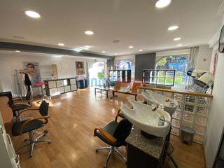 Local Comercial  Foru kalea. Peluquería con grandes escaparates en foru kalea de beasain.