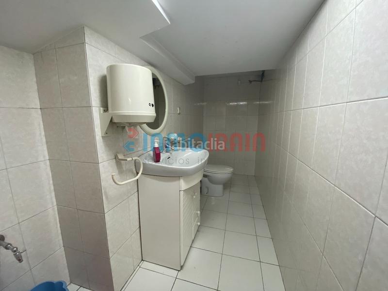 Foto e36eab0e-7b0d-421f-b451-5031b98a8ca1. Local comercial local en plena avenida de navarra . ideal para emprender tu negocio en una ubicación estratégica. en Beasain