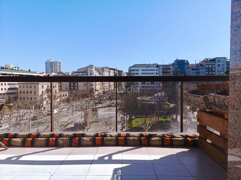 Foto 9ac5c58a-4e12-4222-bf74-ea11e8ad60eb. Piso  con terraza y vistas al espolón, centro . en Logroño