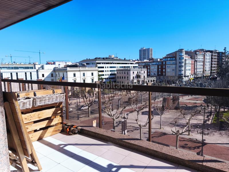 Foto d8408cb6-f6d9-4975-b3b6-f8a715c746c8. Piso  con terraza y vistas al espolón, centro . en Logroño