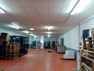 Rent Industrial building  Logroño - avenida de la guardia. Nave ubicada en carretera la guardia, distribuida en pabellón, c