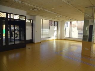 Location Local commercial  Logroño - club deportivo. Local acondicionado con gran fachada en esquina. muchas posibili