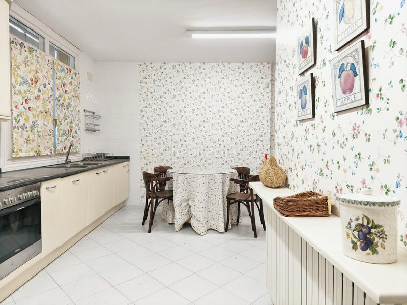 Foto ea55d19d-12bd-499e-b045-528bbcd87f2b. Maison avec chauffage parking dans Lardero