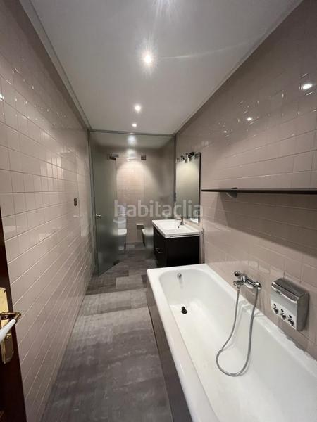 Foto d9262db4-bd9c-4f4d-9724-0b7430a26f78. Location appartement avec chauffage parking dans Gran Via Logroño