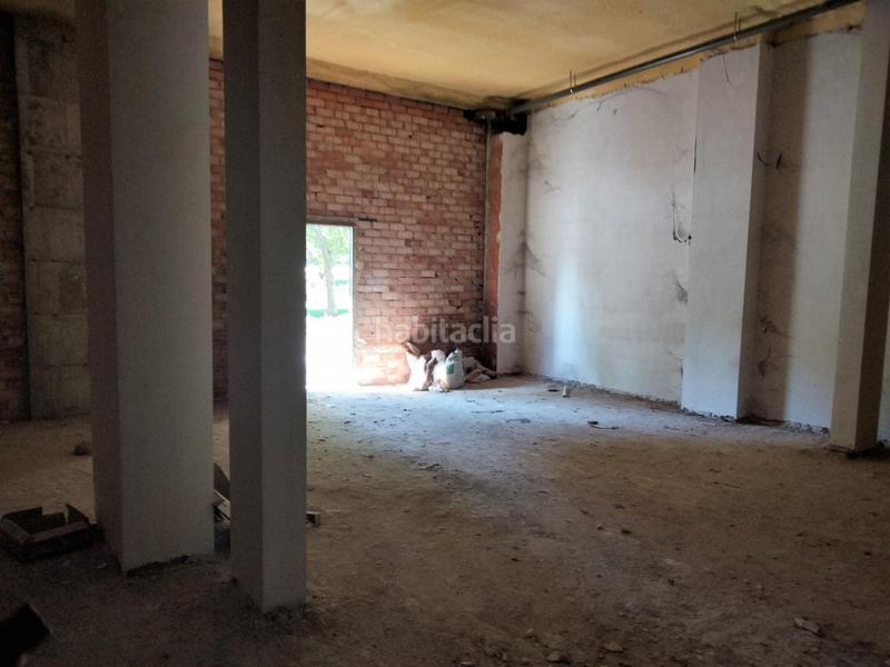 Foto bcf616b3-63d3-4089-862c-2ea2be8bd96c. Alquiler local comercial local de 129 metros cuadrados en venta y alquiler. diáfano. cuenta con salida de humos. en Logroño