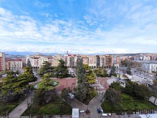 Pis  Logroño - cl miguel villanueva. Piso con impresionantes vistas al espolón, logroño