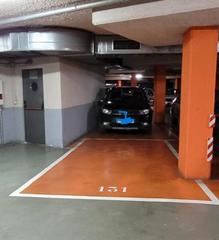 Parking coche en San Millán - Ayuntamiento. Venta de plaza de garaje en plaza flamarique