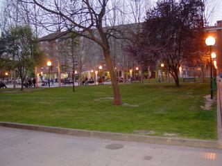 Local commercial  Logroño - plaza fermin gurbind. Local en plaza fermin gurbindo, logroño.