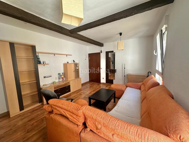 Foto 7a1638e6-a440-449d-be1b-eb97189e6a36. Alquiler piso atención piso en alquiler en el corazón ! presentamos un exclusivo piso situado en la zona centro, ideal para quienes bu en Logroño