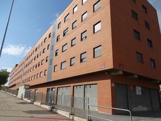 Parking coche  Logroño - gran bretaña. Garaje en venta en zona valdegastea