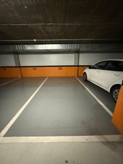Location Parking voiture à Cascajos - Piqueras. Plaza de garaje amplia en alquiler en el garaje de marques de la