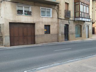 Local commercial à Oyón / Oion. Quieres un local en la zona comercial y neurálgica de oyón? este